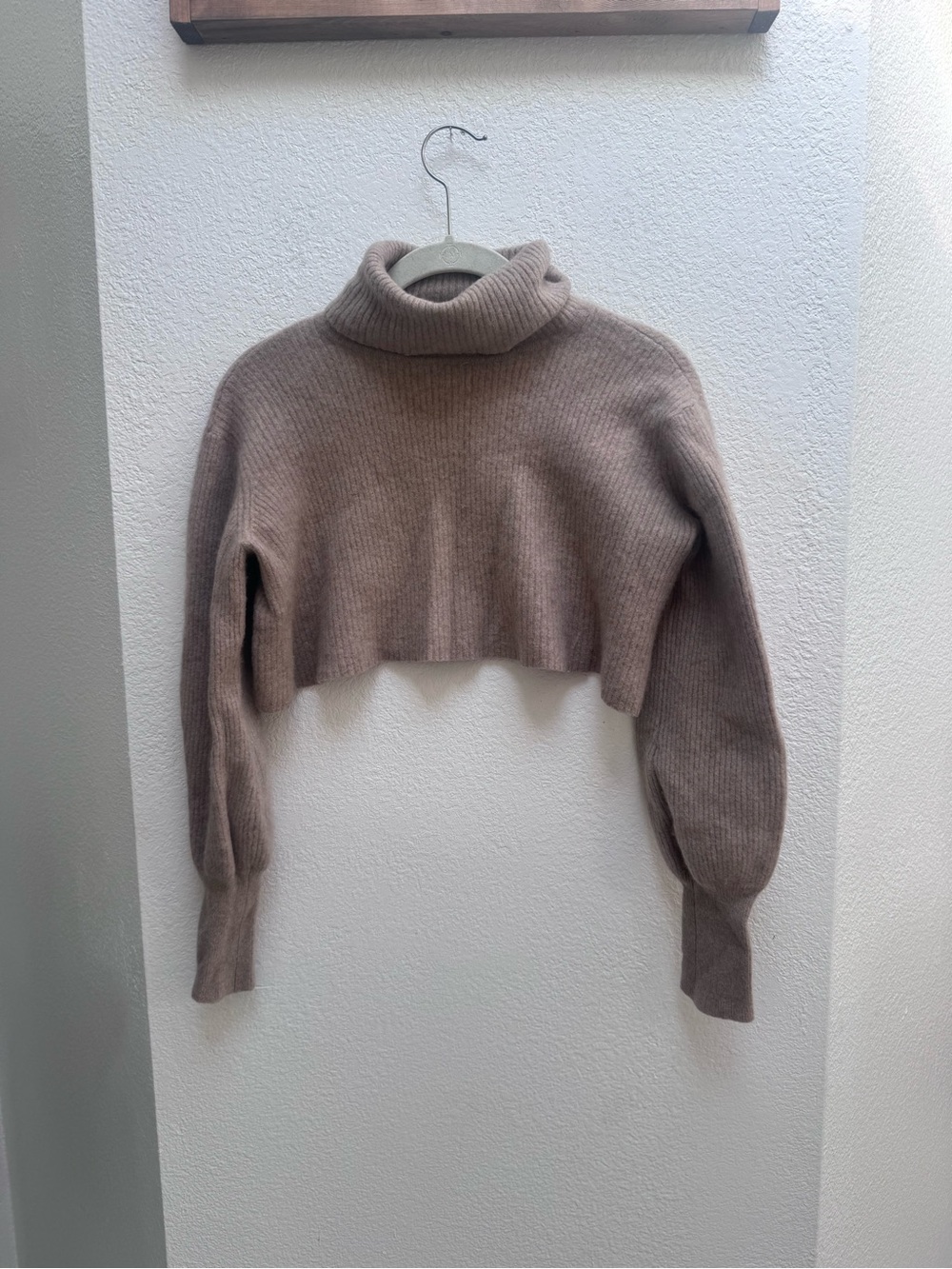 Reformation Cropped Cashmere Taupe Turtleneck Sweater Long Sleeve Size Small